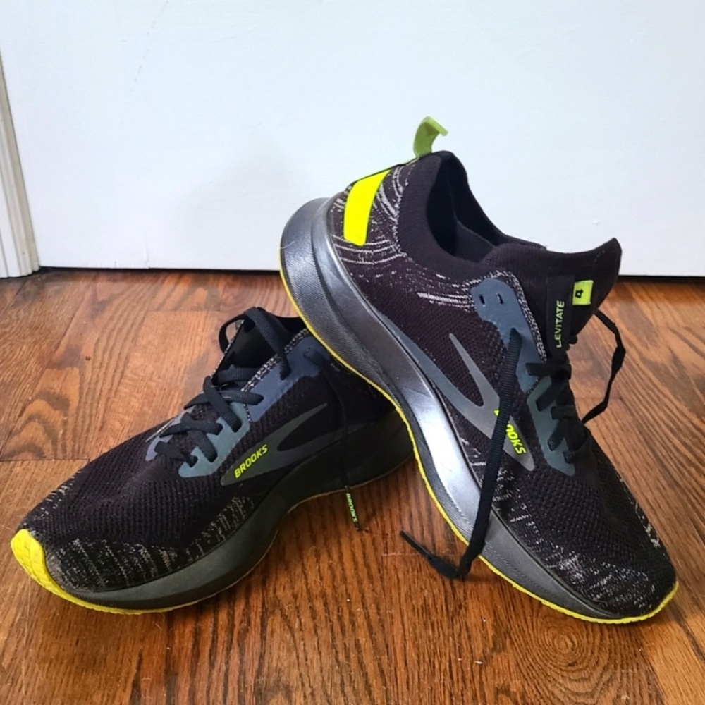 Brooks Levitate 4 nightlife running shoes